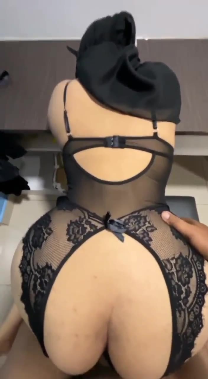 doggy pantat gede lingerie